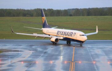 Passeggero ubriaco su un volo Ryanair laereo e costretto a un atterraggio di emergenza 364x230