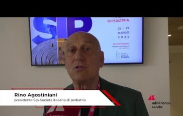 Pediatria Agostiniani Sip ‘cefalea digitale nei ragazzi per troppi social 364x230