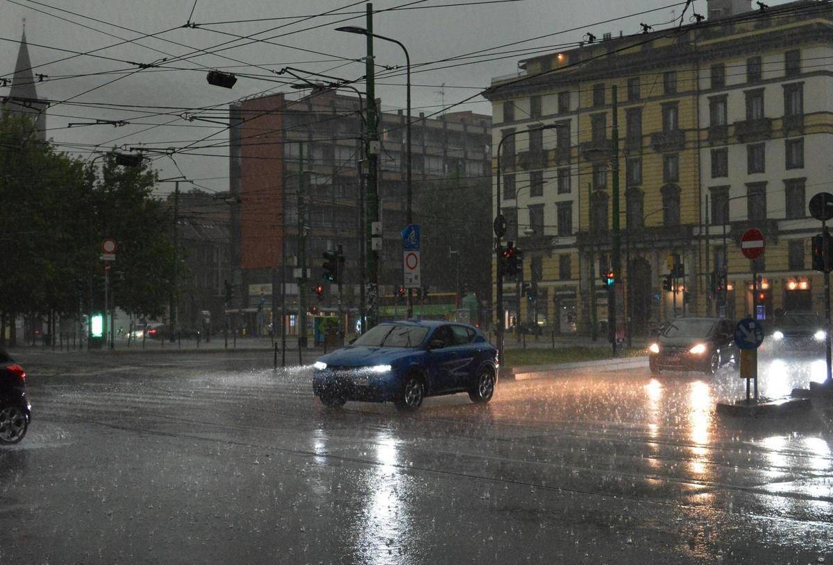 Piogge e temporali in arrivo, sull'Italia torna il maltempo: le previsioni meteo