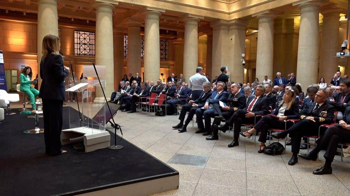 Porti, Crosetto ad Assiterminal: "Sicurezza mari coincide con sicurezza economica e strategica della Nazione'