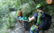 precipita in un dirupo e finisce nel torrente morto escursionista 2