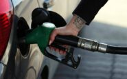prezzi carburanti la benzina aumenta ancora in calo il diesel 2