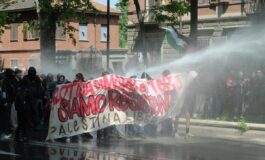 Primo maggio a Torino gruppo si stacca da corteo verso Askatasuna tensioni con agenti 265x160