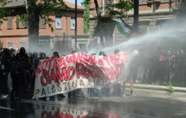 Primo maggio a Torino gruppo si stacca da corteo verso Askatasuna tensioni con agenti 364x230