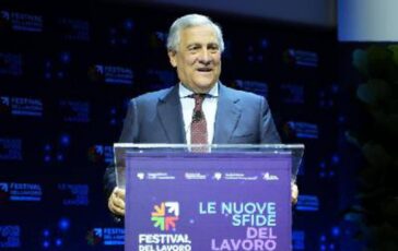 Professioni Tajani Colonna vertebrale Paese garanzia di crescita 364x230