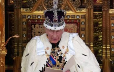 Re Carlo alla Camera dei Lord oggi il Discorso del Re 364x230