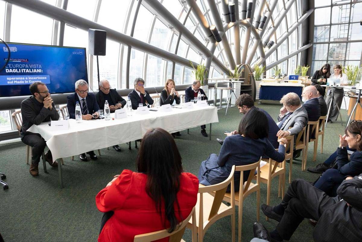 Ricerca Socialcom, italiani positivi su Made in Europe