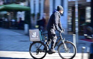 rider istruttoria antitrust su glovo e deliveroo per info ingannevoli 2