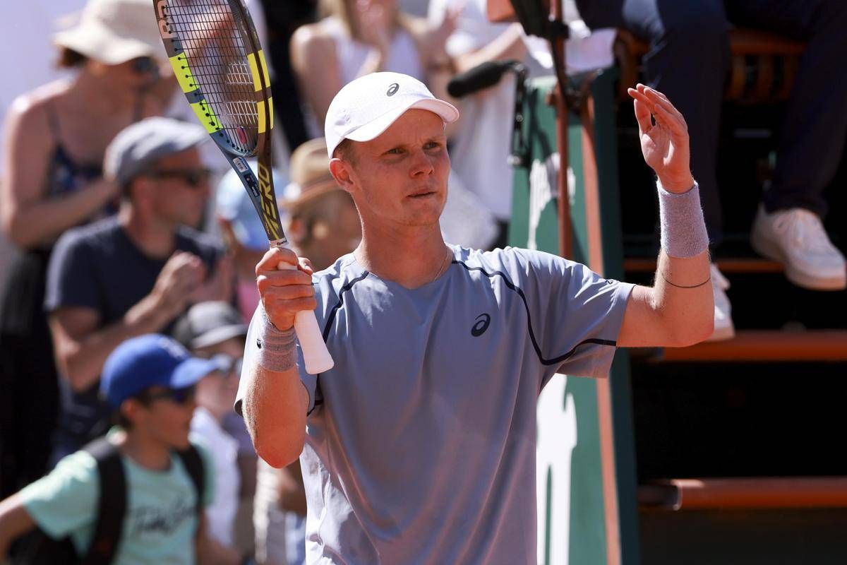 Roland Garros, Cinà-De Jong e lo 'strano' ritardo per l'inizio del match: cos'è successo a Parigi
