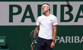 Roland Garros Mensik eroico batte Navone e i crampi e vola al terzo turno dopo 5 ore di battaglia 265x160