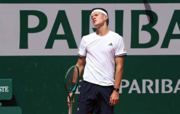 Roland Garros Mensik eroico batte Navone e i crampi e vola al terzo turno dopo 5 ore di battaglia 364x230