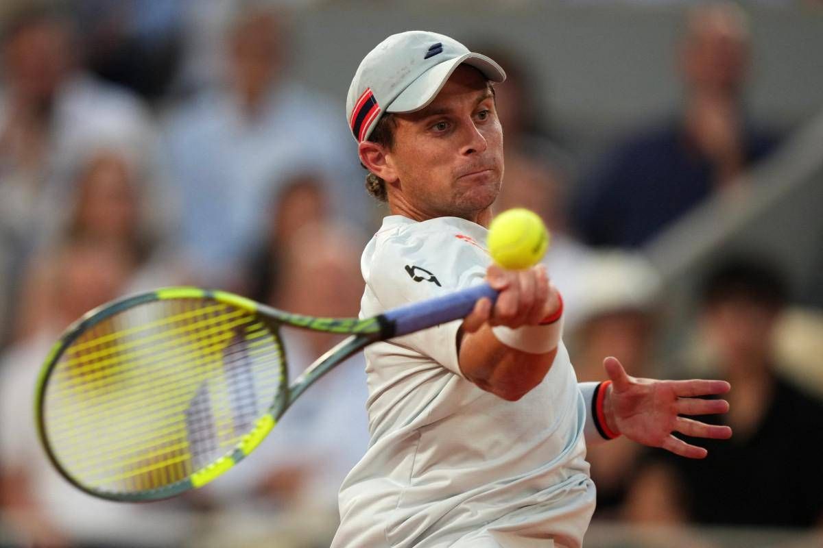 Roland Garros, Tabur litiga con arbitro durante match con Sinner: cos'è successo