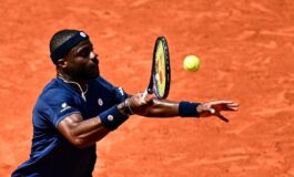 Roland Garros Tiafoe vince e tifoso gli ruba la racchetta Posso riaverla 265x160