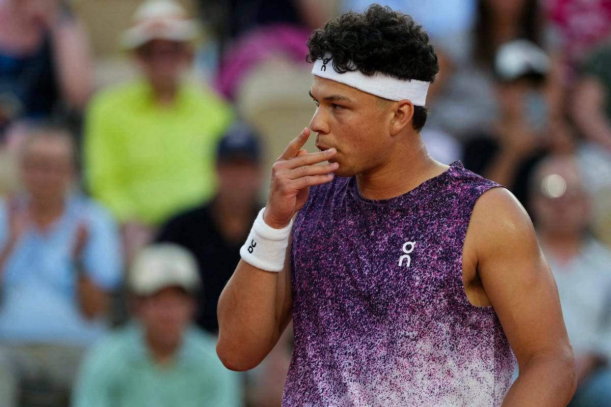 Roland Garros, cade un altro big: Shelton eliminato