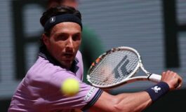 Roland Garros furia Rinderknech con Berrettini distrugge la racchetta 265x160
