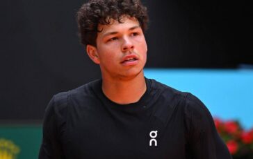 Roland Garros giornalista sfotte Shelton sui Mondiali. Lui non la prende bene 364x230