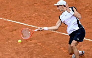 Roland Garros impresa di Arnaldi contro Griekspoor lazzurro vola al secondo turno dopo 4 ore 364x230