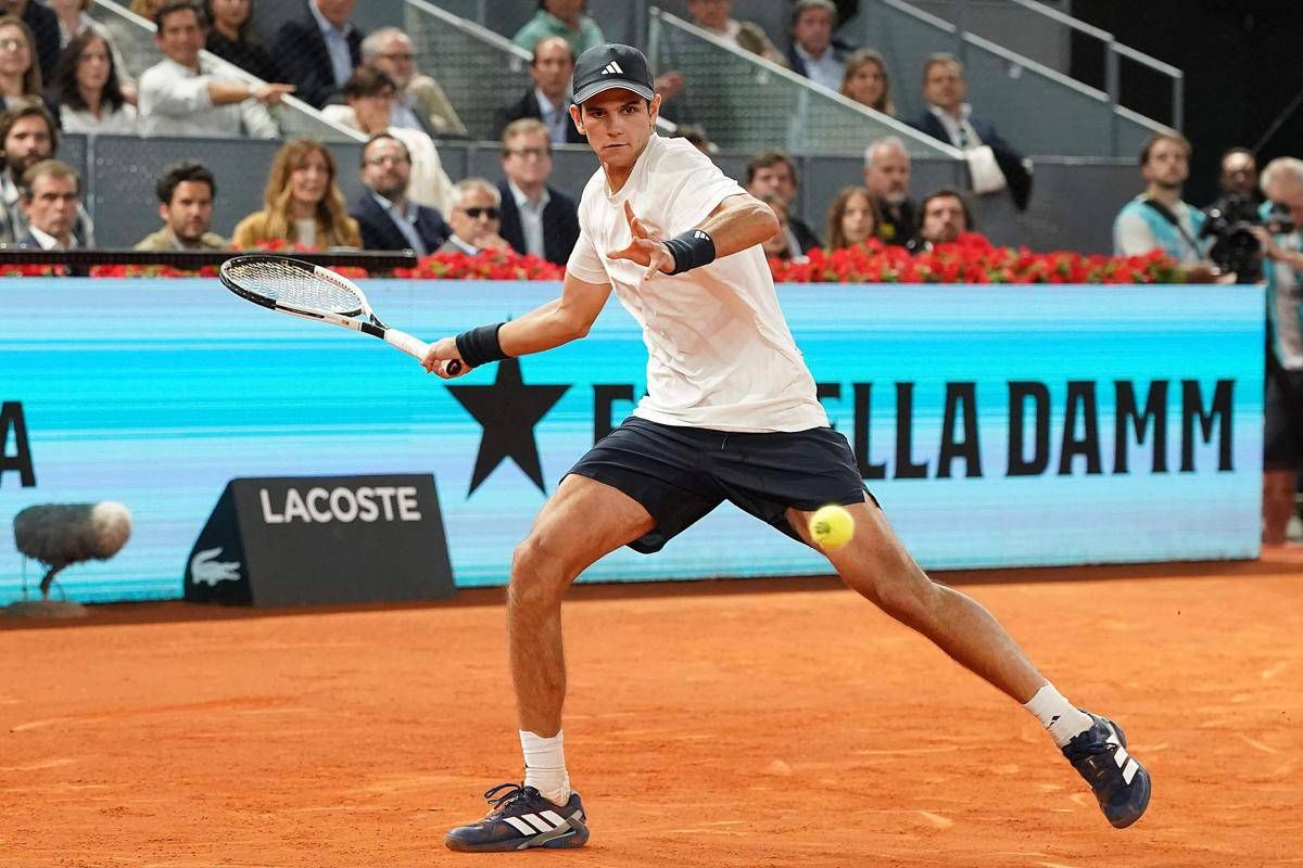 Roland Garros, padre di Jodar litiga con spettatori: "Non vi sedete qui"