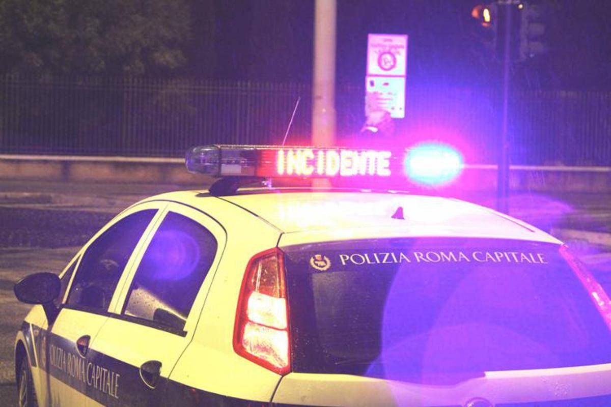 Roma, calciatore muore in incidente sul Gra: squadra ritira la maglia numero 12