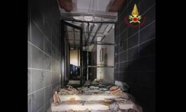 Roma ordigno esplode davanti allingresso di un condominio indagini in corso 265x160