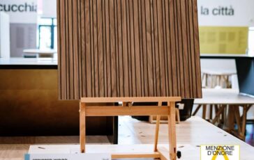 Saviola Strippedwood riceve la menzione donore al XXIX Premio Compasso doro Adi 364x230