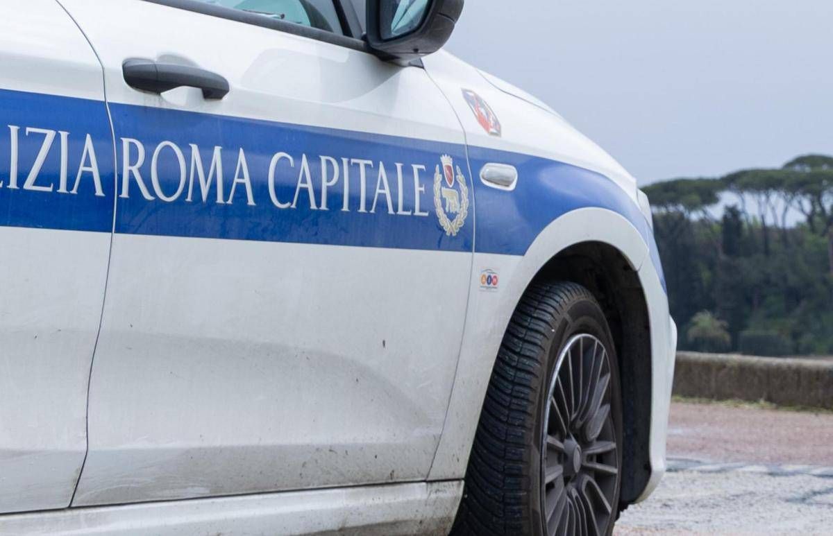 Scontro tra due moto a Roma, morti due ragazzi di 22 anni