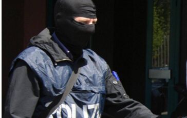 Siena odio razziale e apologia fascista e nazista denunciati 13 minori 364x230