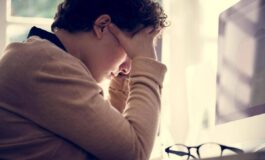Sindrome dellimpostore quando in ufficio pesa il nuovo ruolo e il confronto con i colleghi 265x160