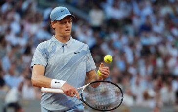 Sinner il nuovo kit al Roland Garros non convince Sembra Cenerentolo 364x230