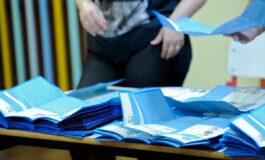 Sondaggio politico Fratelli dItalia cresce e Pd cala 265x160