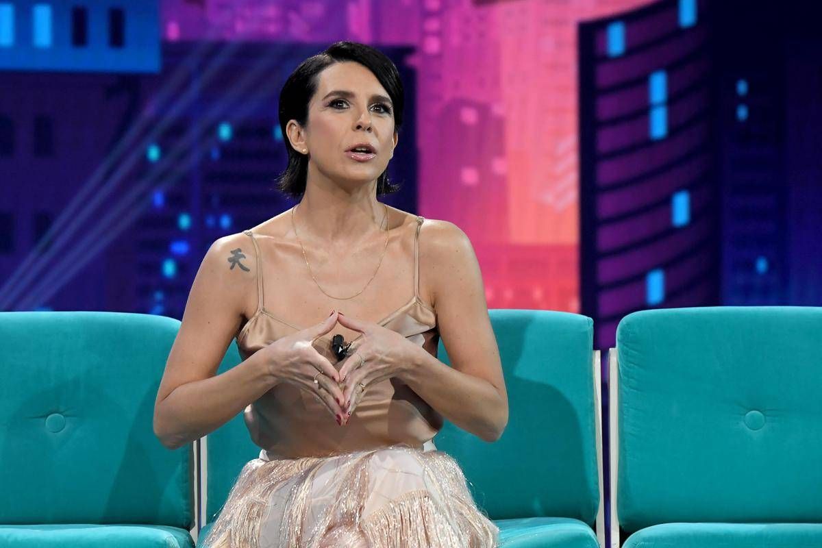 Stefania Andreoli: "Non dite 'ti amo' ai vostri figli". La bufera social e la replica della psicoterapeuta