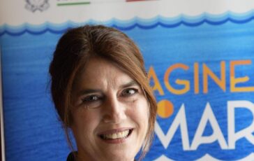Sveva Sagramola Con Pagine daMare importanza al nostro mare che soffre 364x230