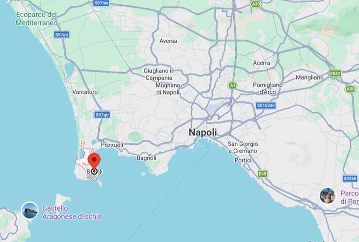 Terremoto Campi Flegrei, trema anche a Napoli: paura, scuole chiuse e verifiche in corso