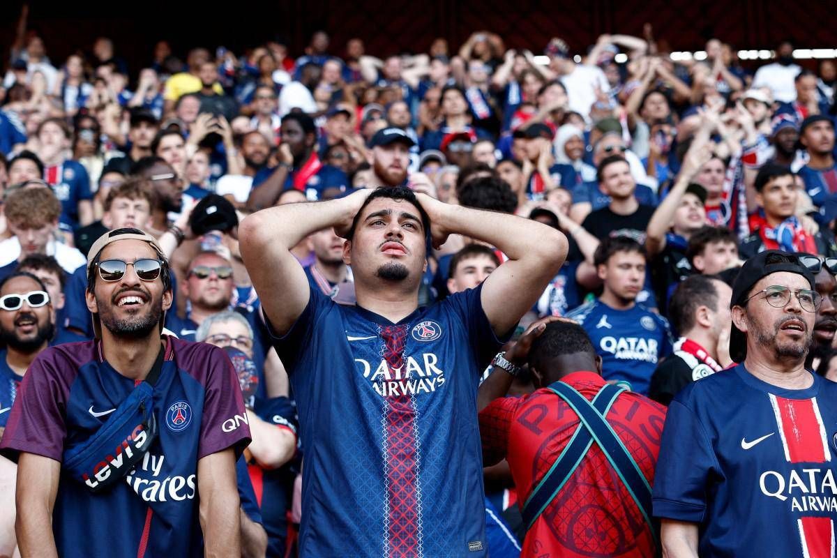 Tifoso Psg compra biglietto per finale, ma vola a... Bucarest: "Mi sono sbagliato"