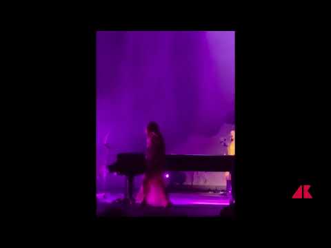Tori Amos strega Milano, standing ovation già all'ingresso nell'unica data italiana