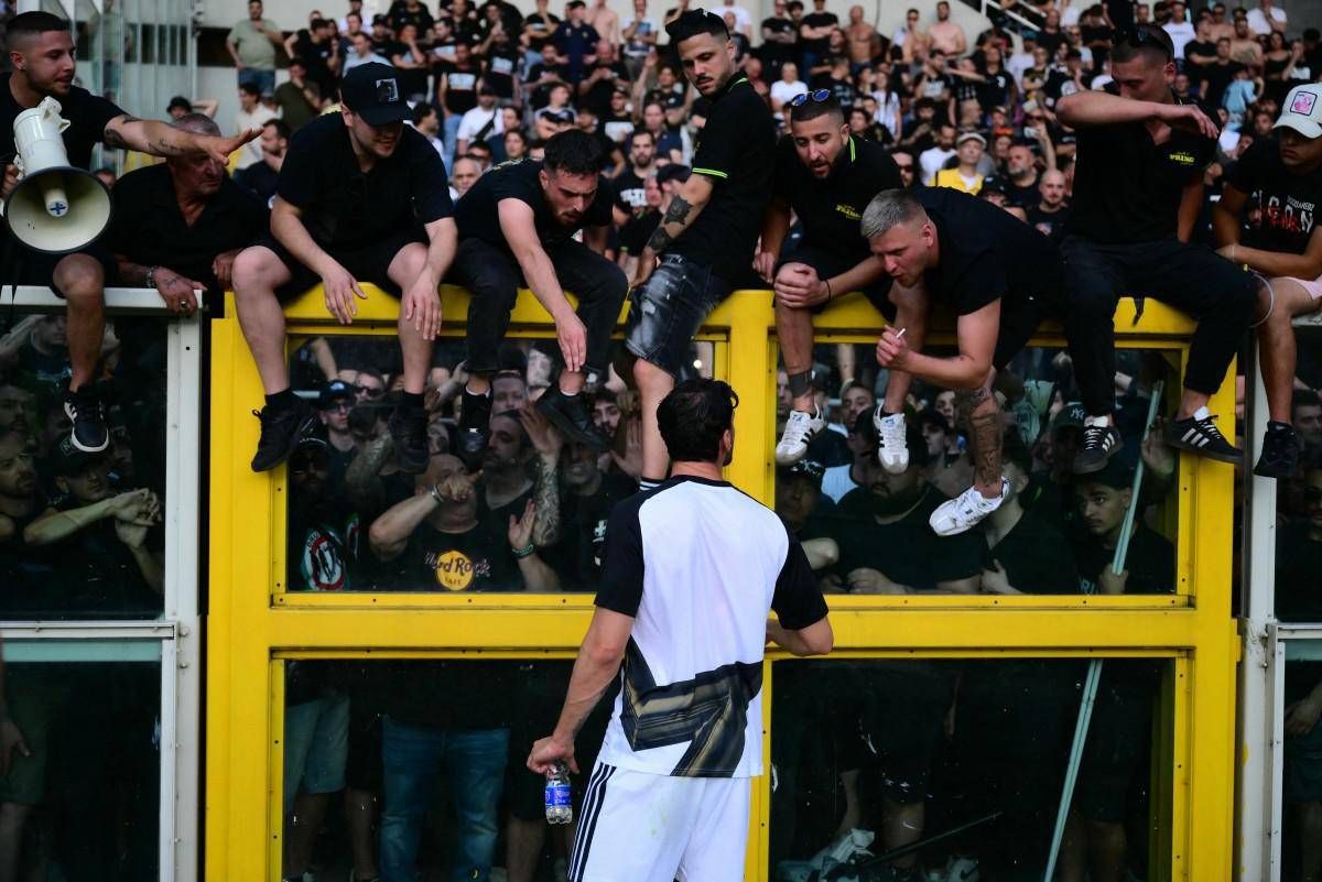 Torino-Juventus, derby non comincia. Gli scontri e la richiesta dei tifosi bianconeri: "Non giocate"