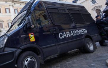 Traffico di droga estorsione e armi sgominata associazione a Roma vicina a clan Senese 364x230