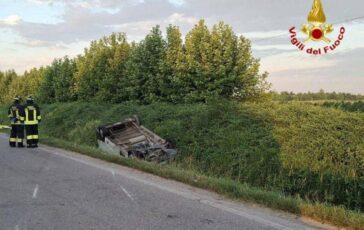 Travolti da un furgone mentre vanno al lavoro in bici morti due operai nel Mantovano 364x230