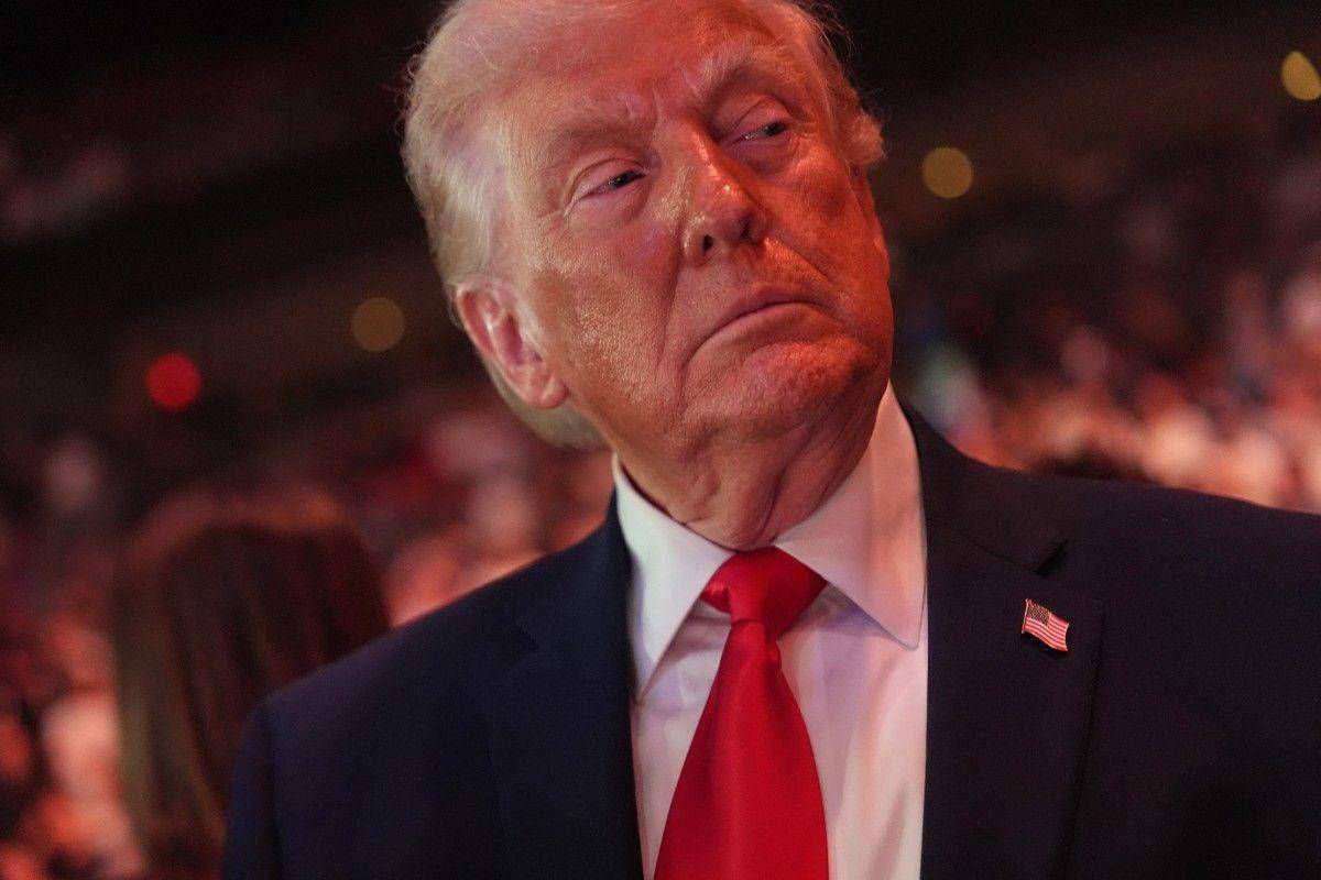 Trump: "Ue non rispetta accordo, dazi su camion e auto aumentano del 25%"