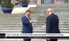 Trump Xi Jinping la stretta di mano e una sfida poster 265x160