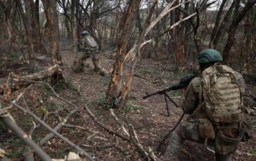 Ucraina mobilitazione raid e ruolo della Bielorussia. Mosca prepara nuova escalation 364x230