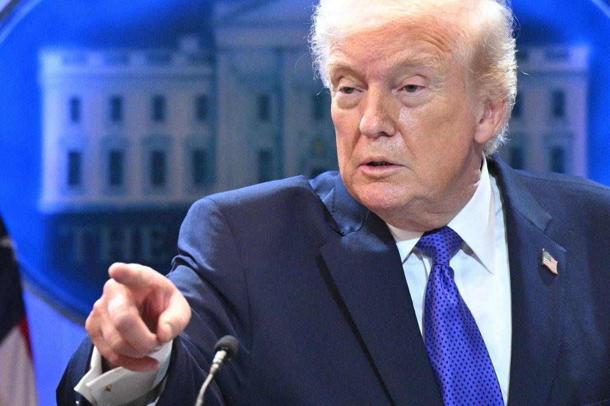 Usa-Iran, attacco americano contro barche e siti di missili. Trump: "Uranio sarà distrutto"