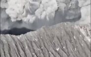 vulcano erutta in indonesia muoiono tre escursionisti sul monte dukono 2