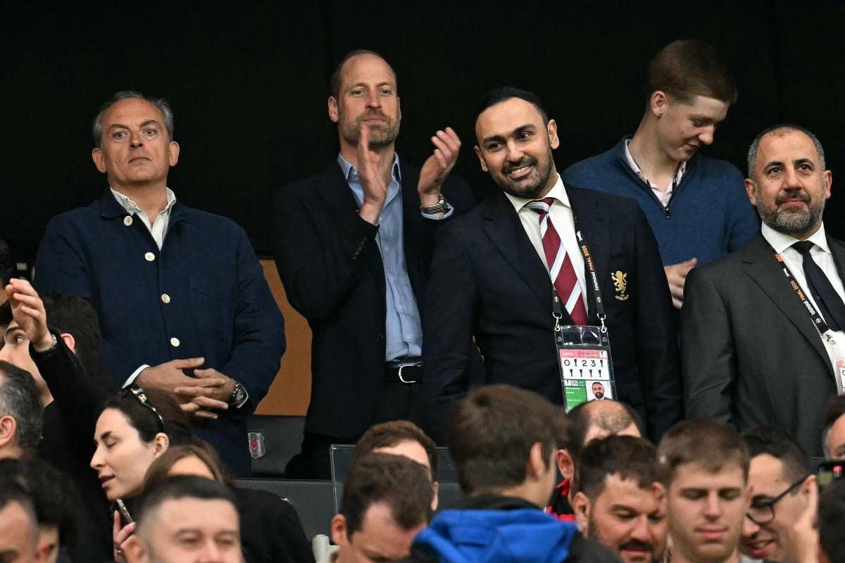 William, notte da tifoso per il principe: la festa nello spogliatoio dell'Aston Villa e la birra dopo il match