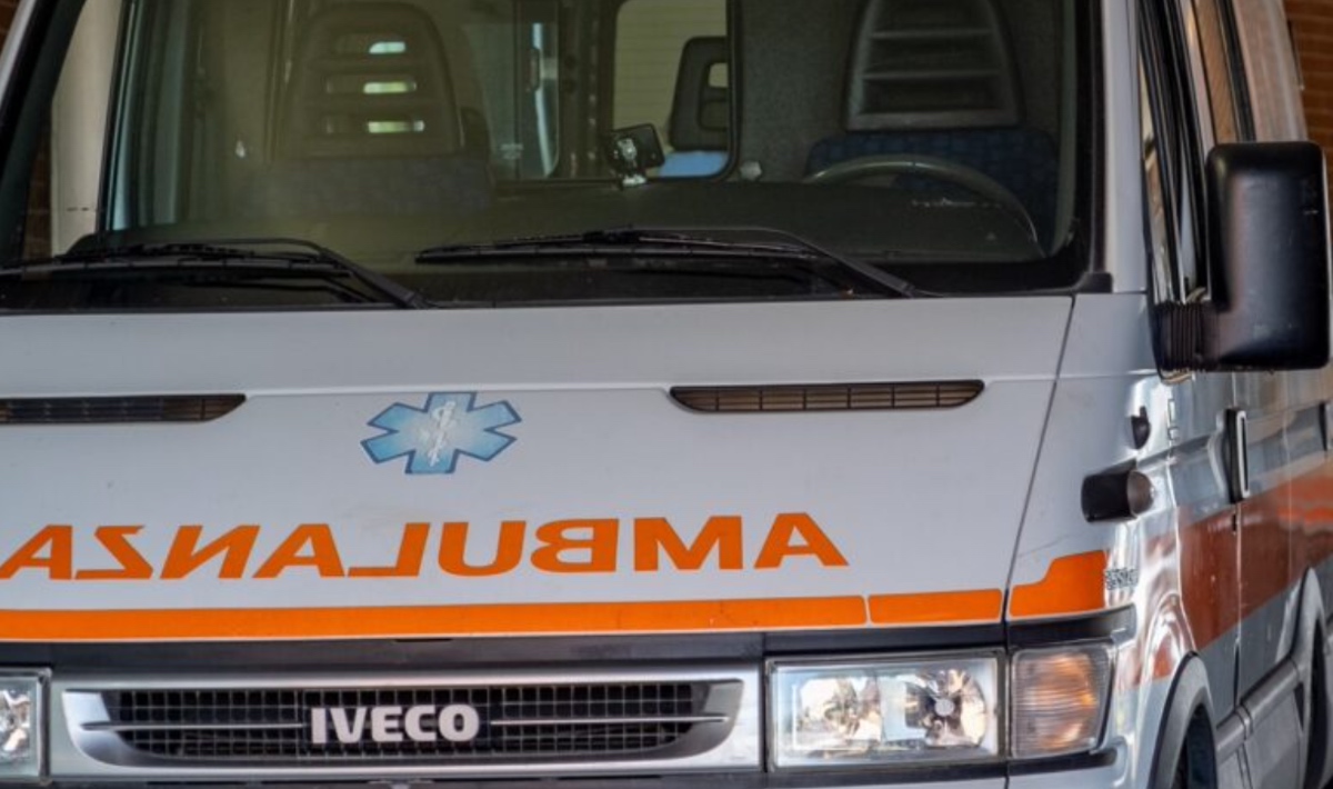 https://static.adhubmedia.com/notizie_it/wp-content/uploads/2026/05/calcio-sotto-choc-grave-incidente-in-moto-per-il-campione-lotta-tra-la-vita-e-la-cda739c6.jpg