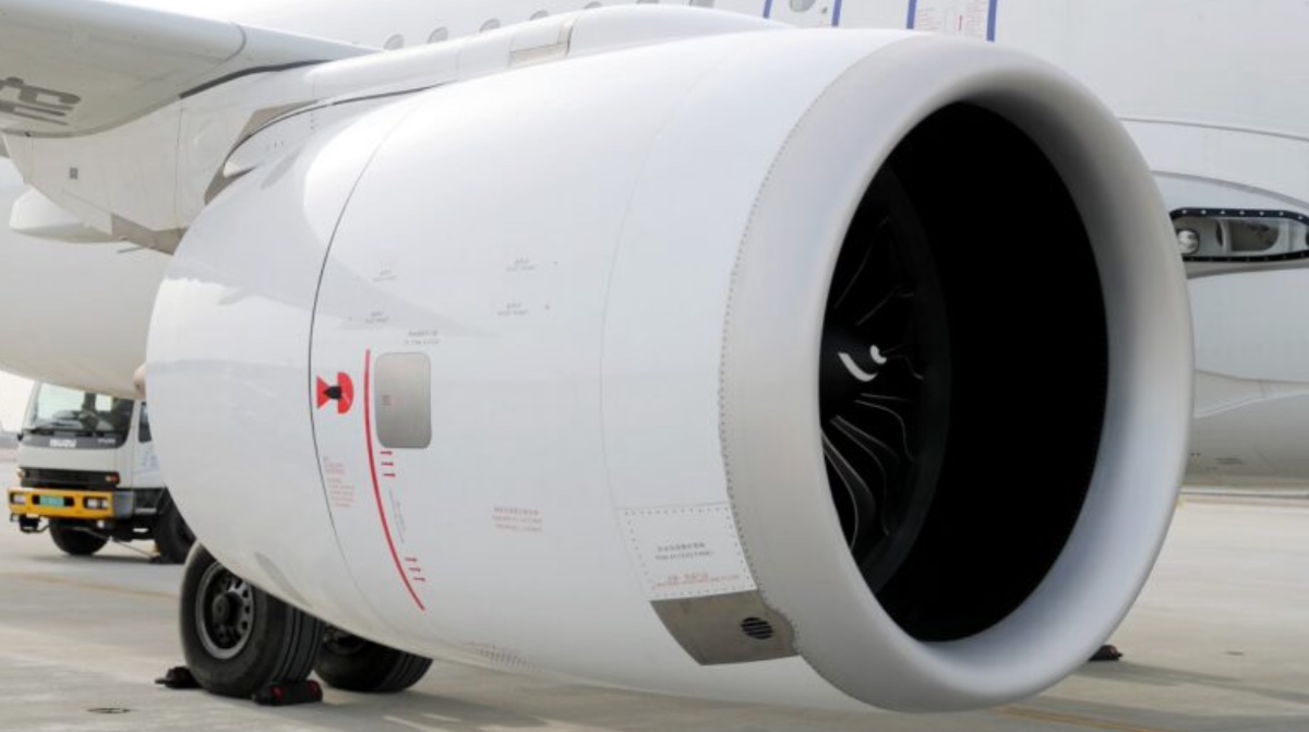 Tragedia all'aeroporto di Denver: aereo investe una persona