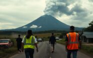 Eruzione del Mayon: cenere fitta sul Bicol e allerta nelle comunità vicine