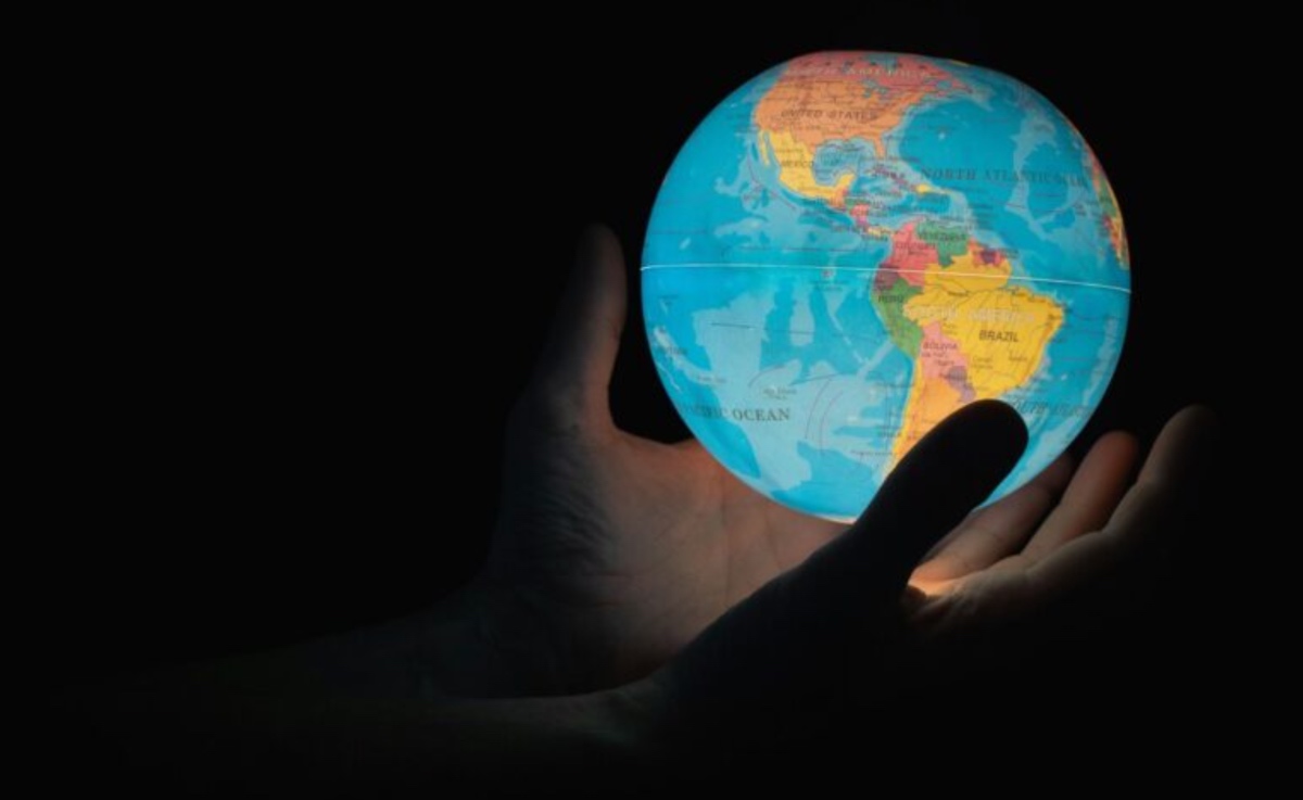 https://static.adhubmedia.com/notizie_it/wp-content/uploads/2026/05/fine-del-mondo-il-13-novembre-2026-la-profezia-virale-scatena-il-web-3b2c95fb.jpg