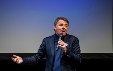 matteo renzi campagna treni