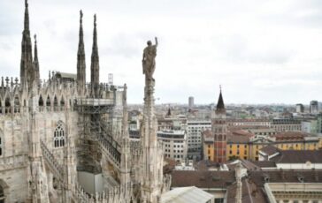 Leonardo Maria Del Vecchio vende i palazzi in centro a Milano: un sacrificio per salire in Delfin